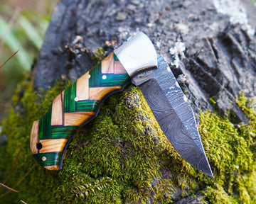 Premium Damascus Folding Knife - Sharp Blade pocket knife - Best for Camping and Hunting - Comes with the sheath